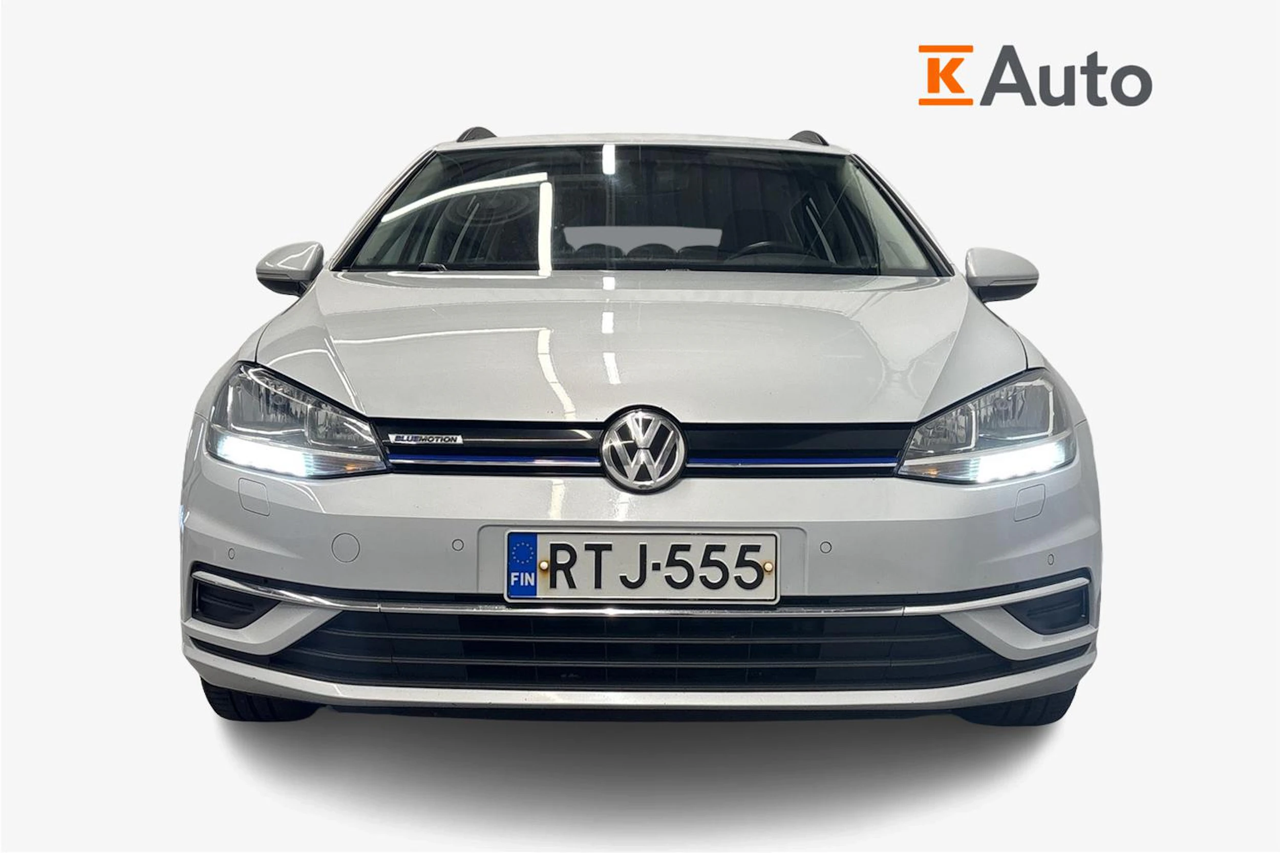 valkoinen Volkswagen Golf 2018 kuva 4.