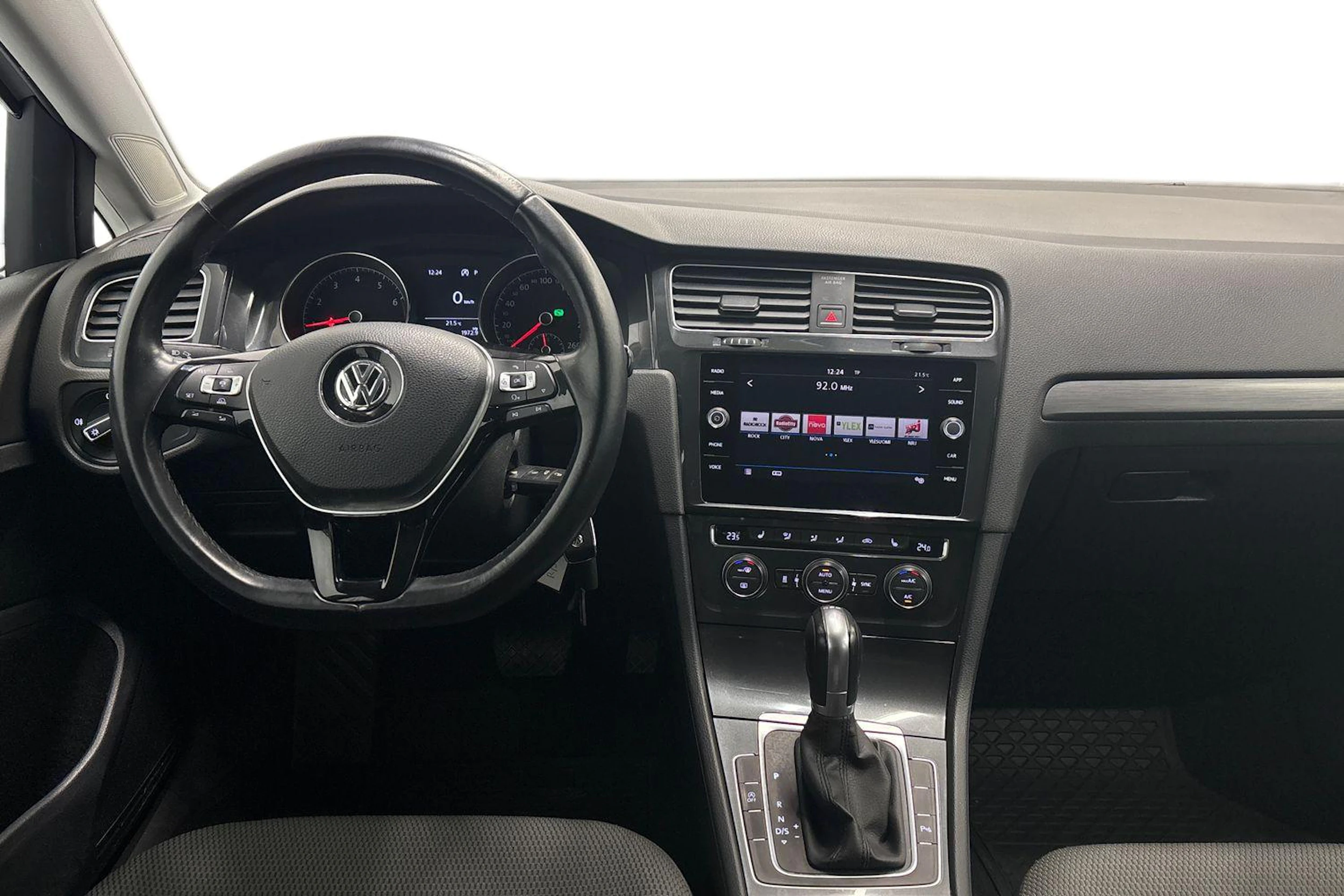 valkoinen Volkswagen Golf 2018 kuva 7.