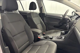 valkoinen Volkswagen Golf 2018 kuva 11.