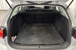 valkoinen Volkswagen Golf 2018 kuva 12.