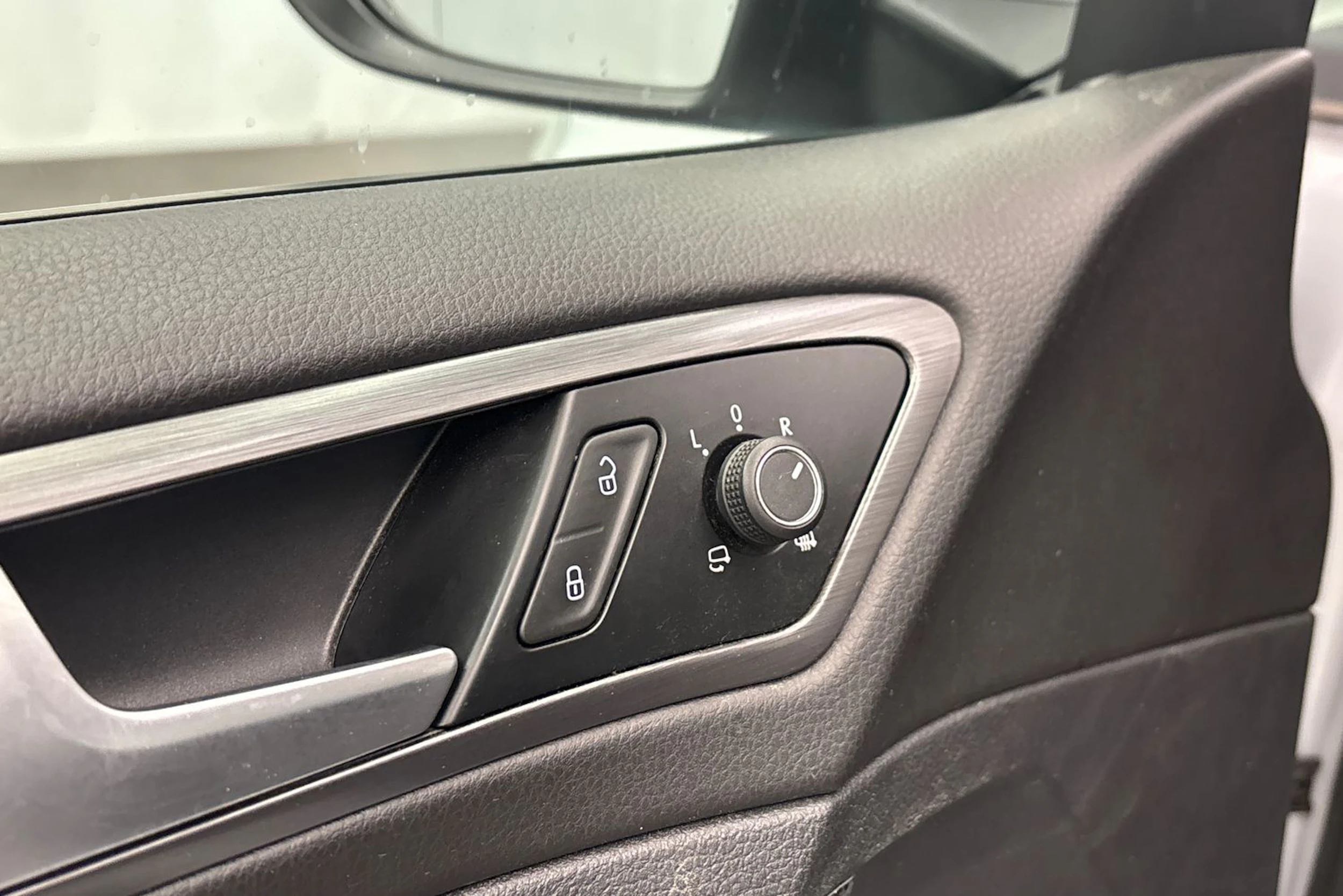valkoinen Volkswagen Golf 2018 kuva 14.