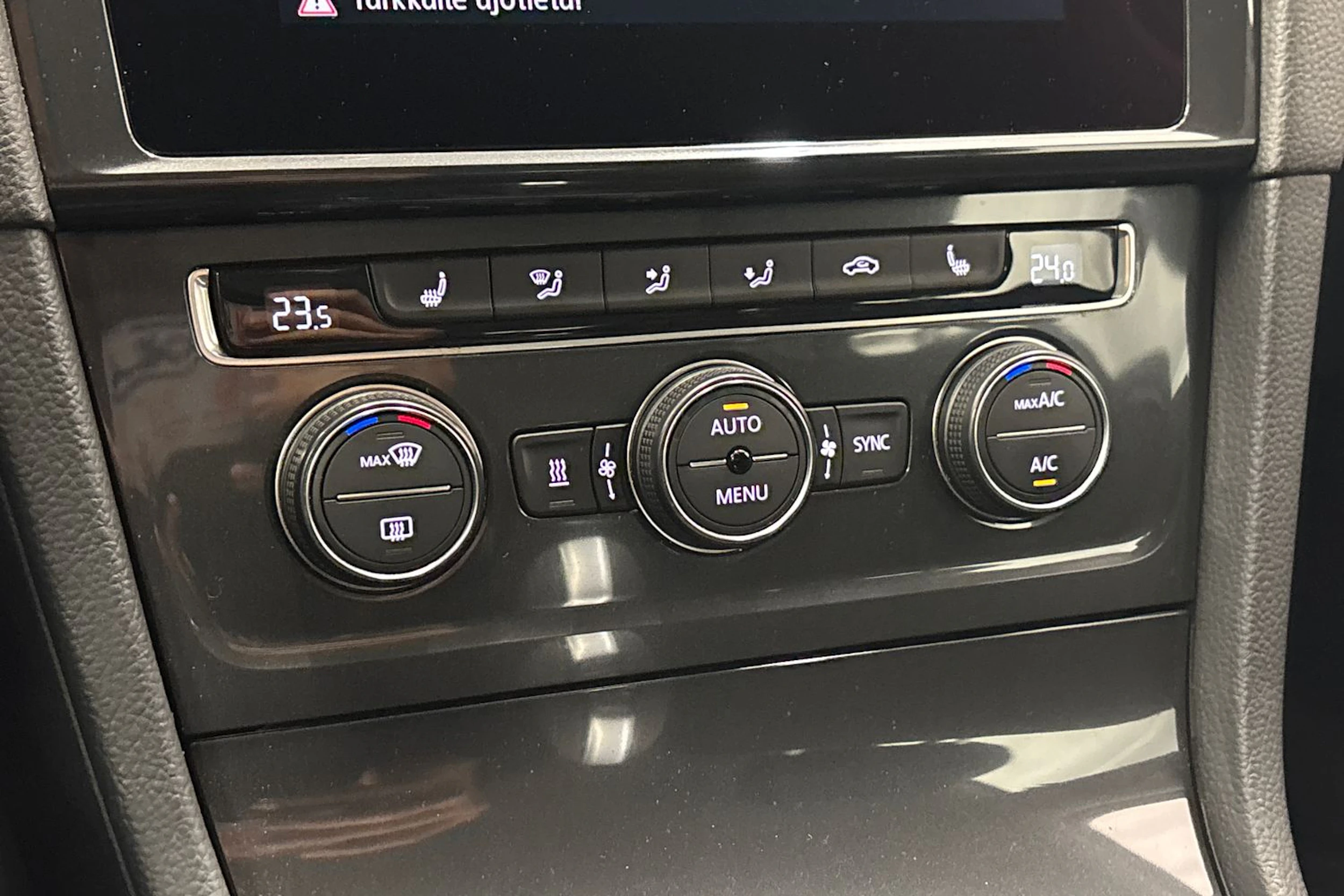 valkoinen Volkswagen Golf 2018 kuva 24.