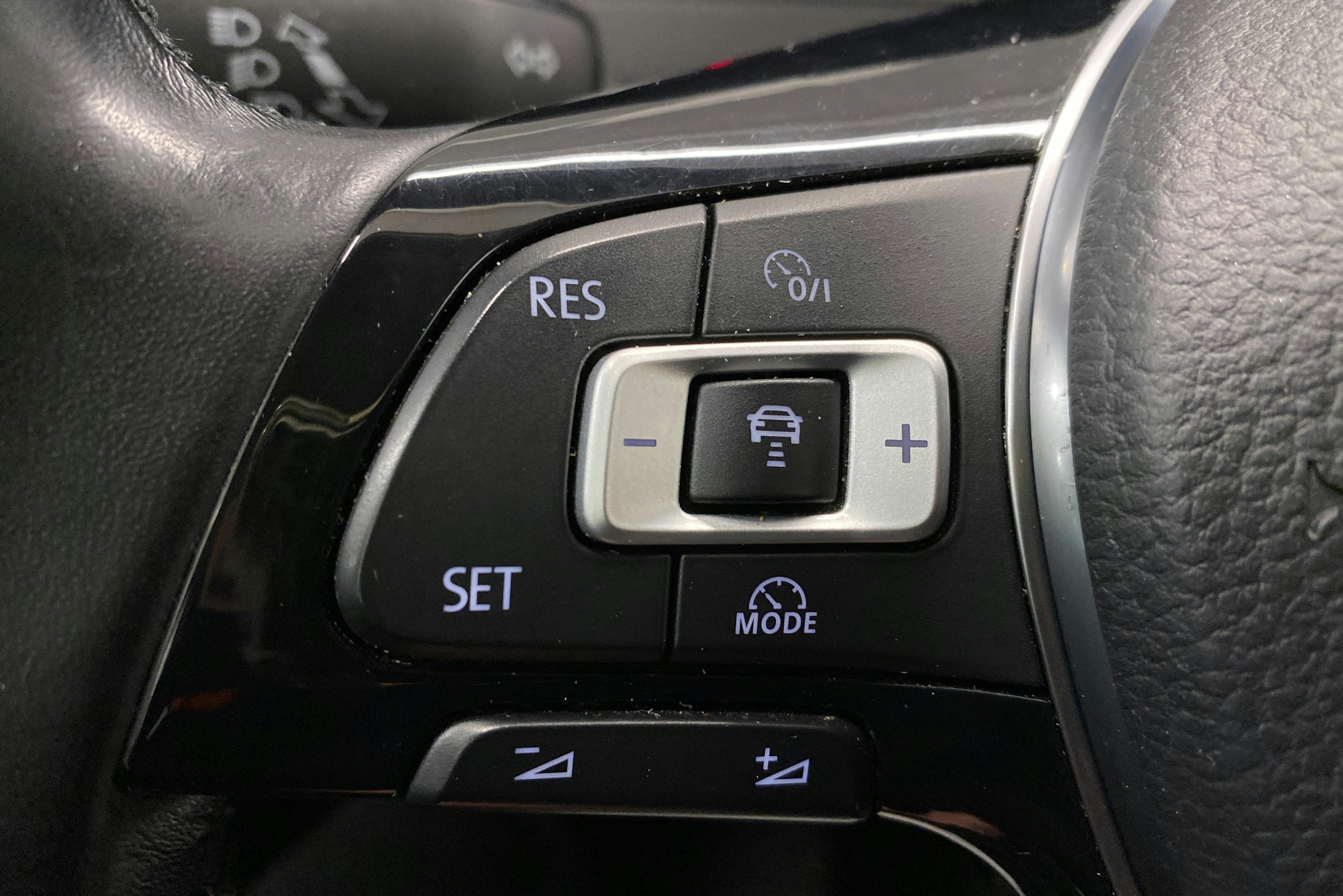 harmaa Volkswagen Golf 2018 kuva 20.