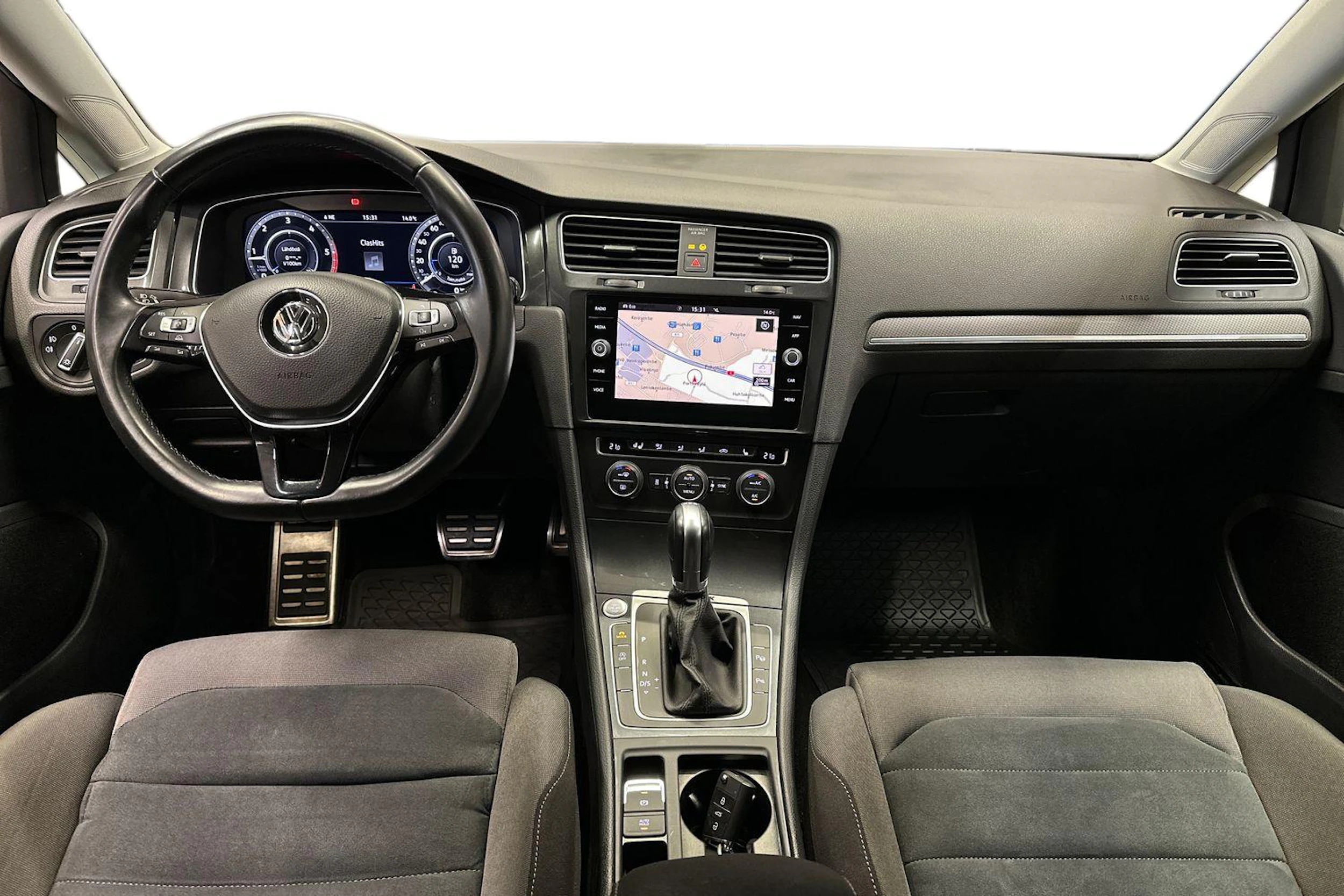 valkoinen Volkswagen Golf 2018 kuva 9.