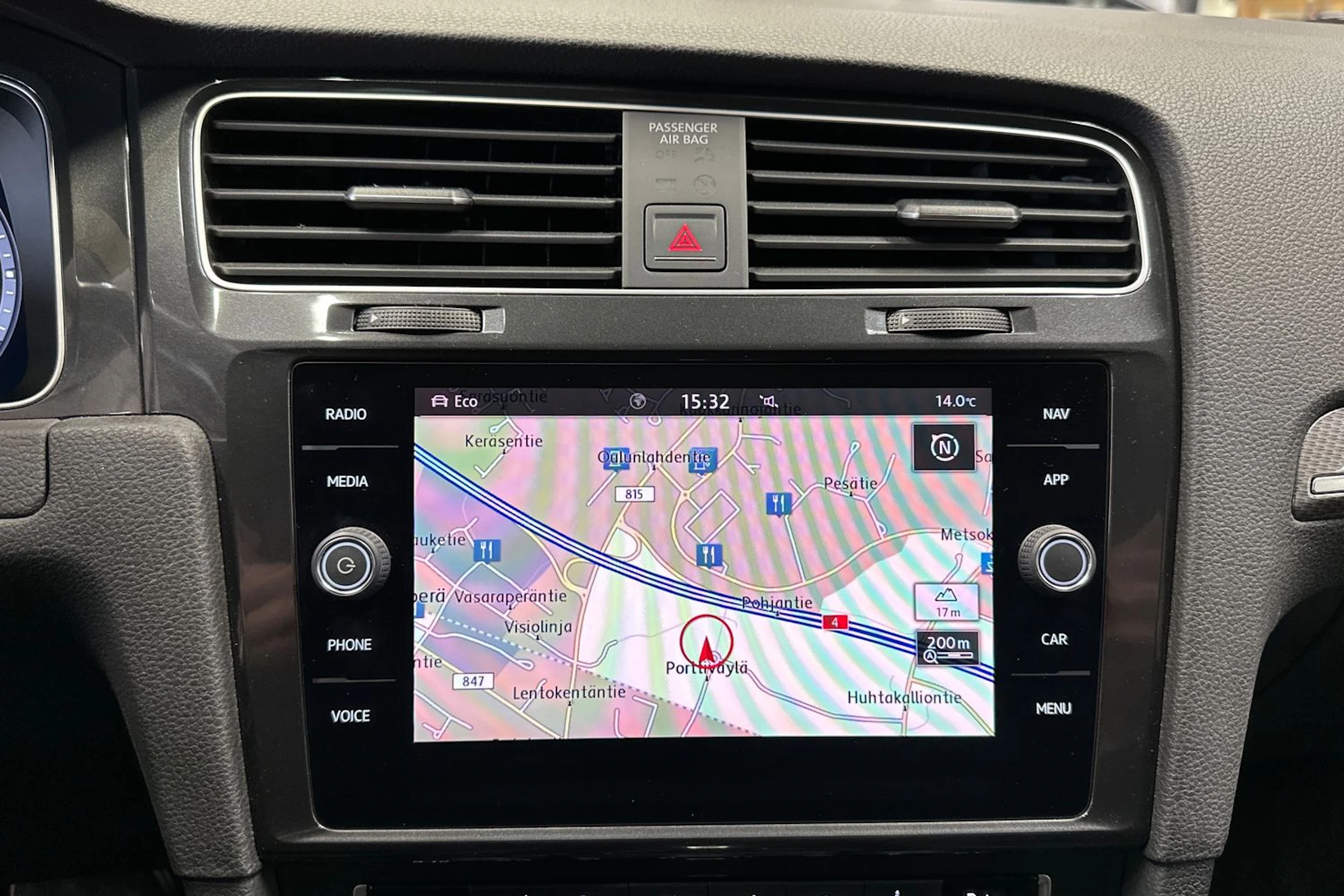 valkoinen Volkswagen Golf 2018 kuva 15.