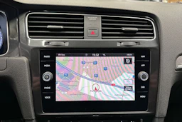 valkoinen Volkswagen Golf 2018 kuva 15.
