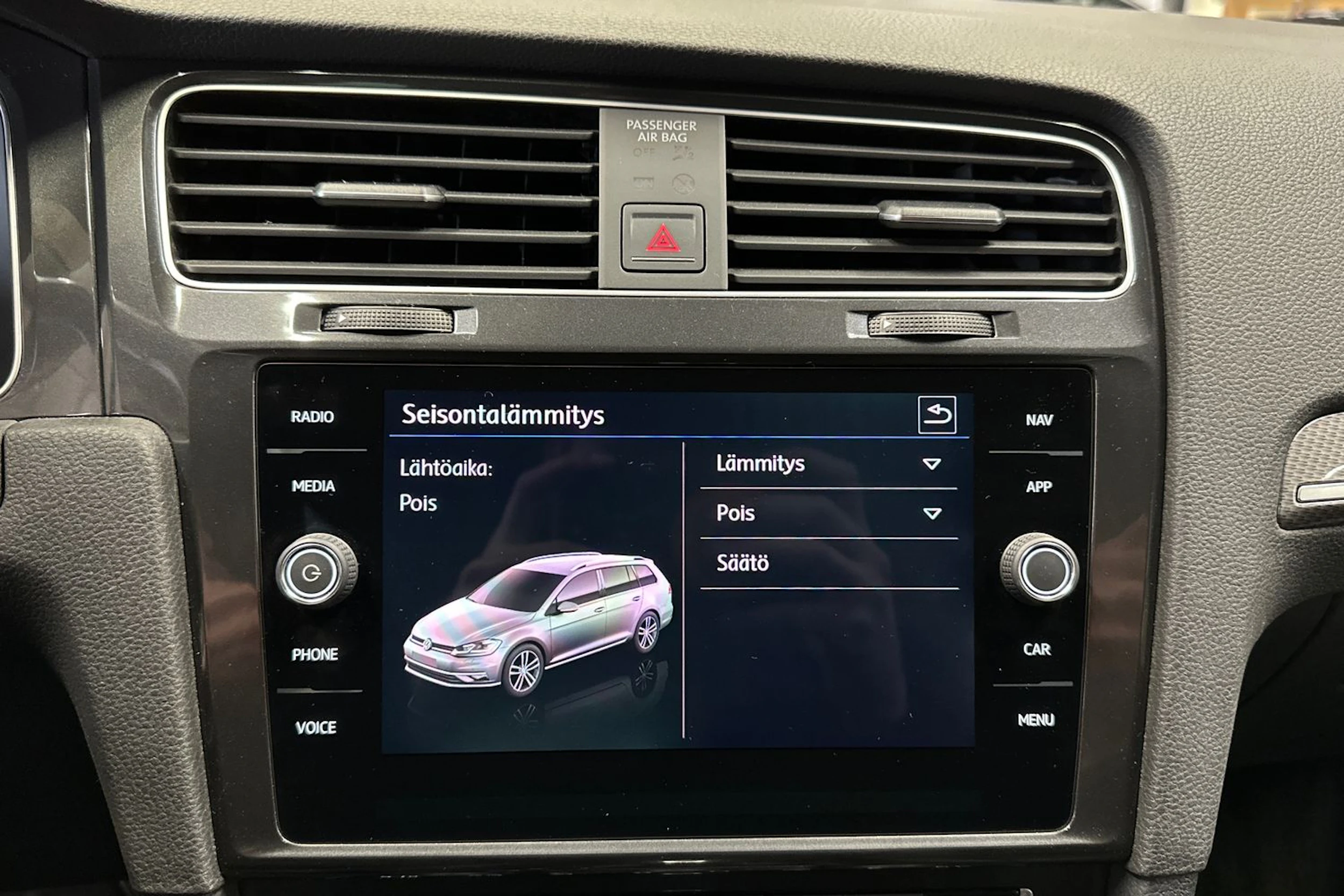valkoinen Volkswagen Golf 2018 kuva 16.