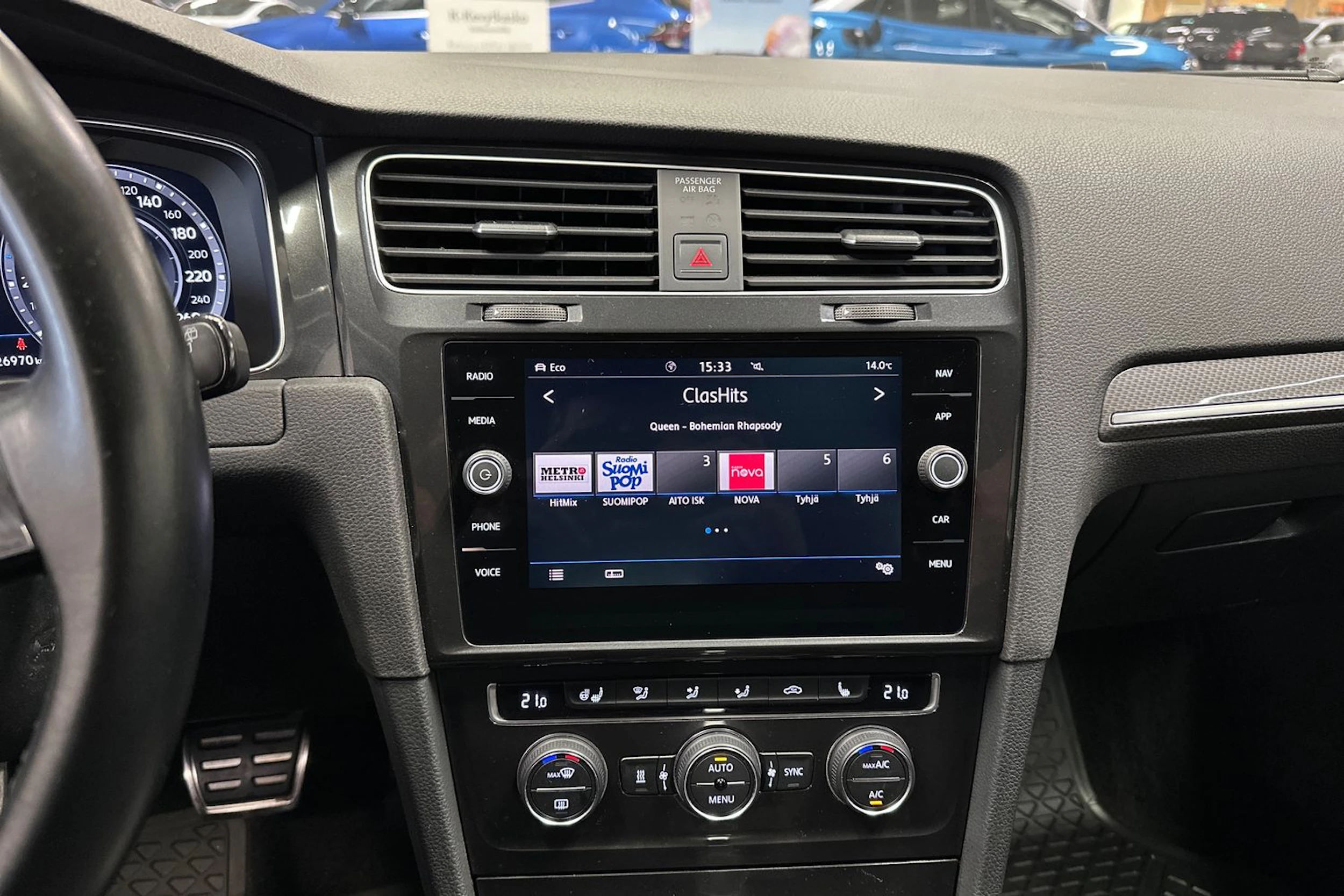 valkoinen Volkswagen Golf 2018 kuva 19.