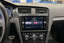 valkoinen Volkswagen Golf 2018 kuva 19.