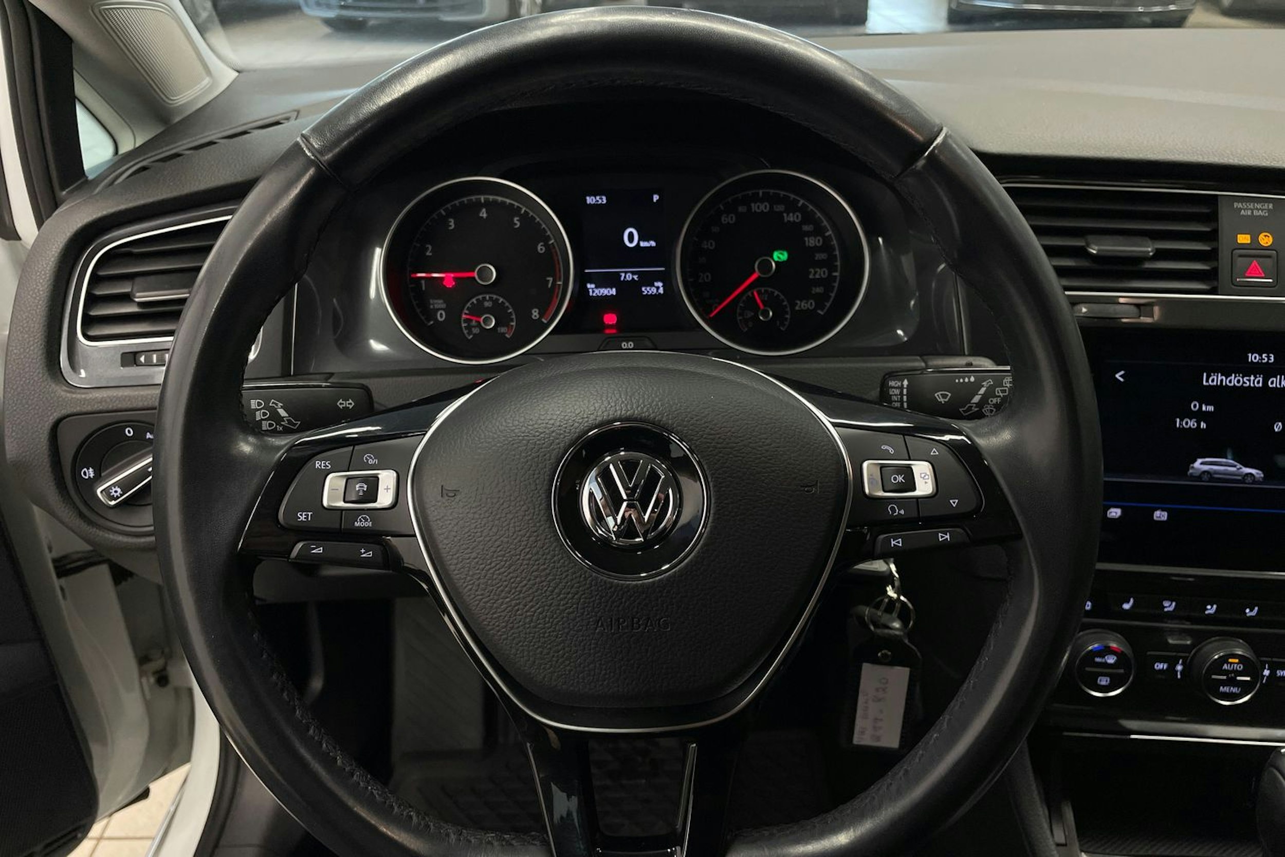 Valkoinen Volkswagen GOLF 2018 kuva 16.