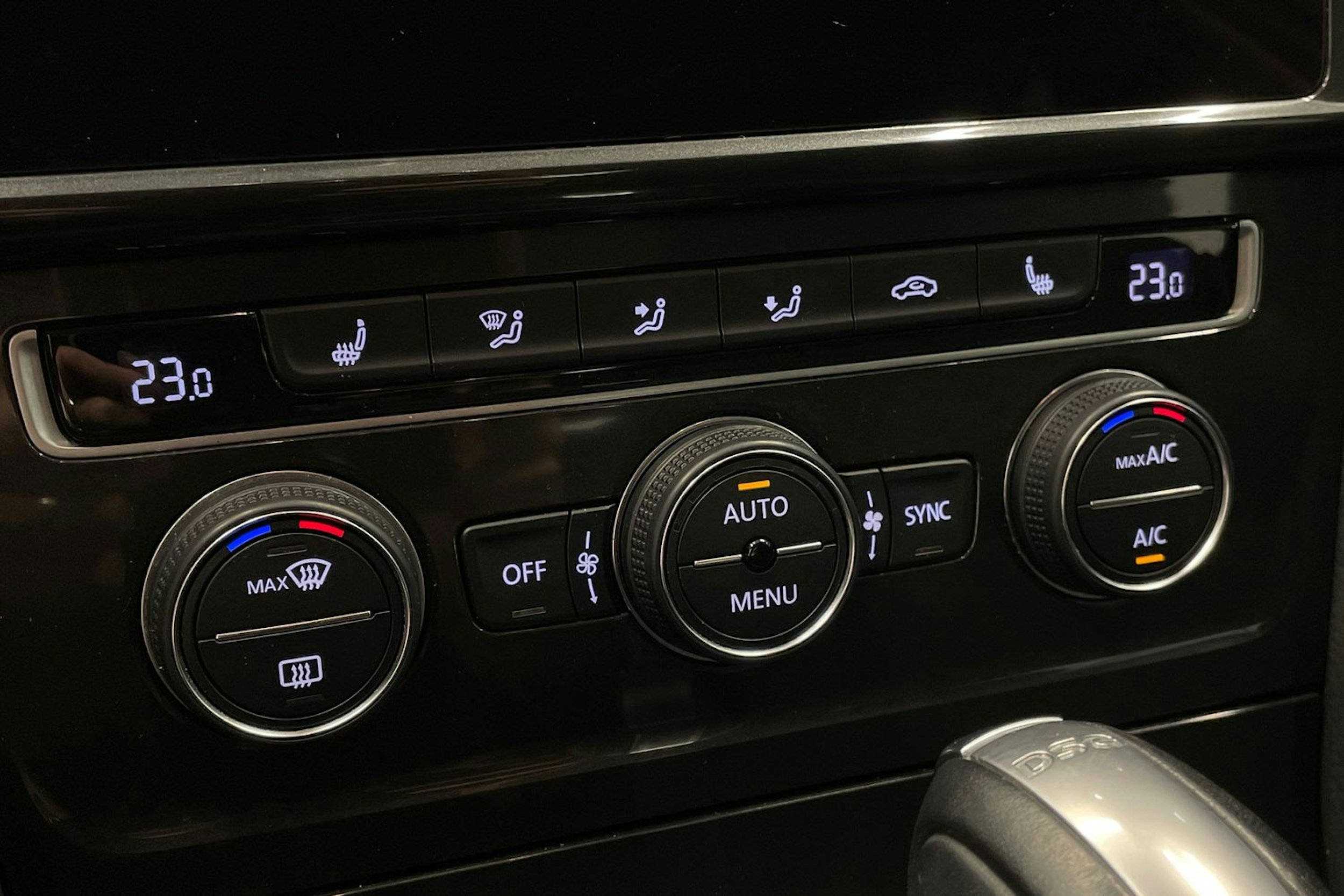 Valkoinen Volkswagen GOLF 2018 kuva 20.