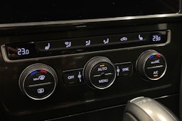 Valkoinen Volkswagen GOLF 2018 kuva 20.