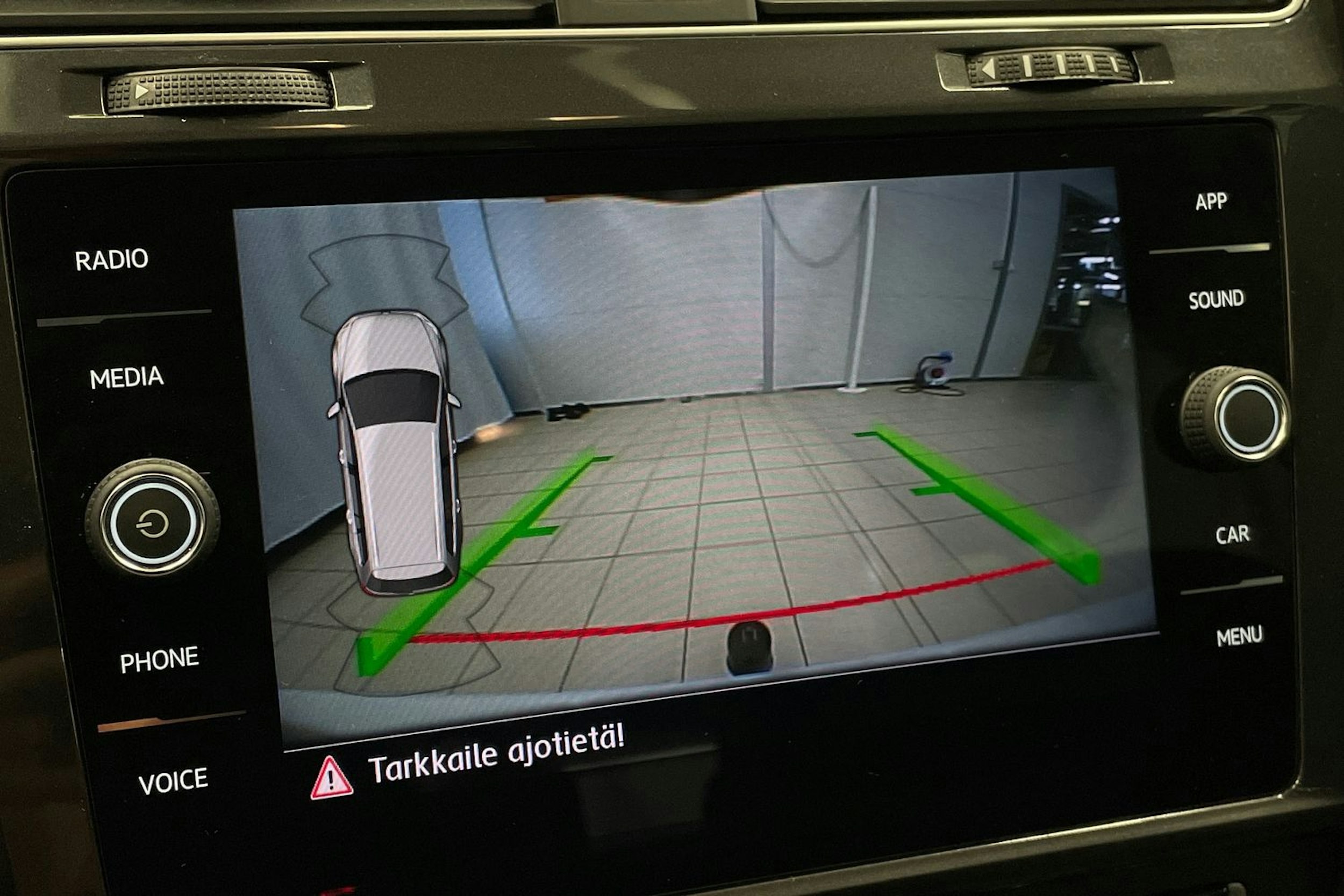 Valkoinen Volkswagen GOLF 2018 kuva 22.