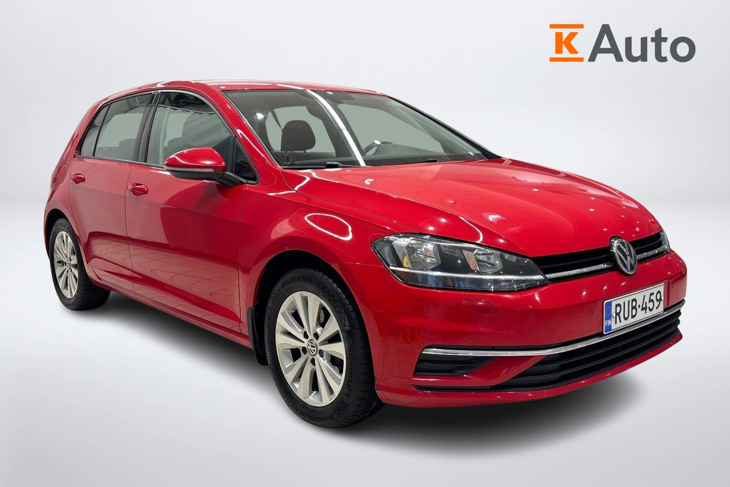 punainen Volkswagen Golf 2019 kuva 1.