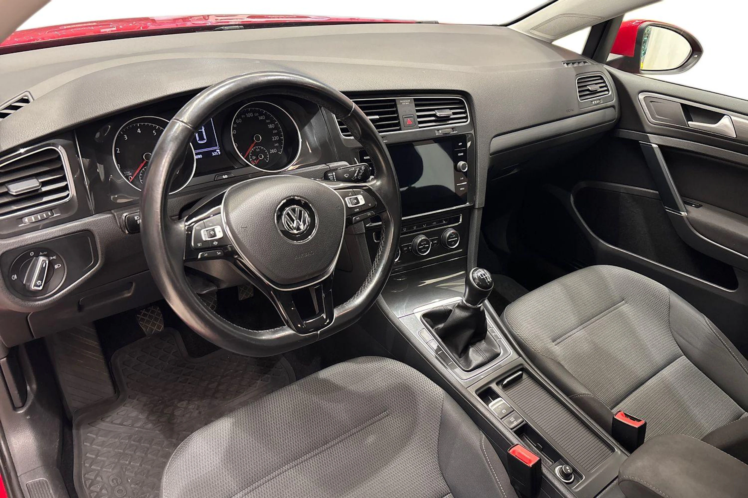 punainen Volkswagen Golf 2019 kuva 8.
