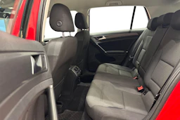 punainen Volkswagen Golf 2019 kuva 12.