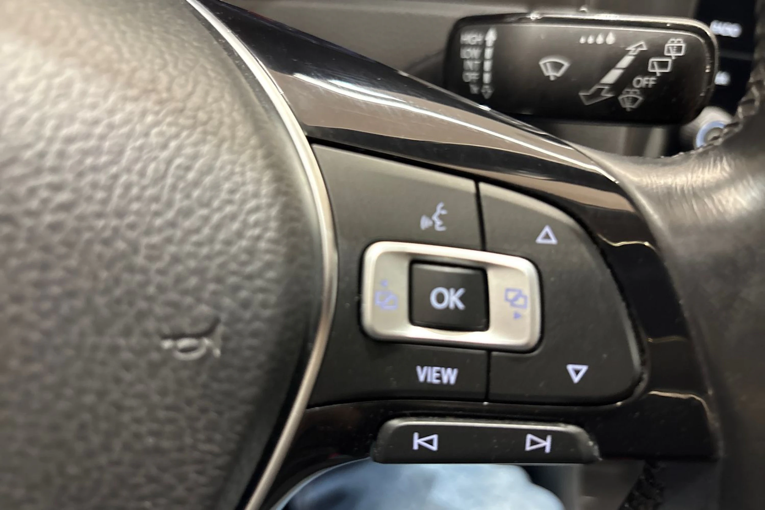 punainen Volkswagen Golf 2019 kuva 19.