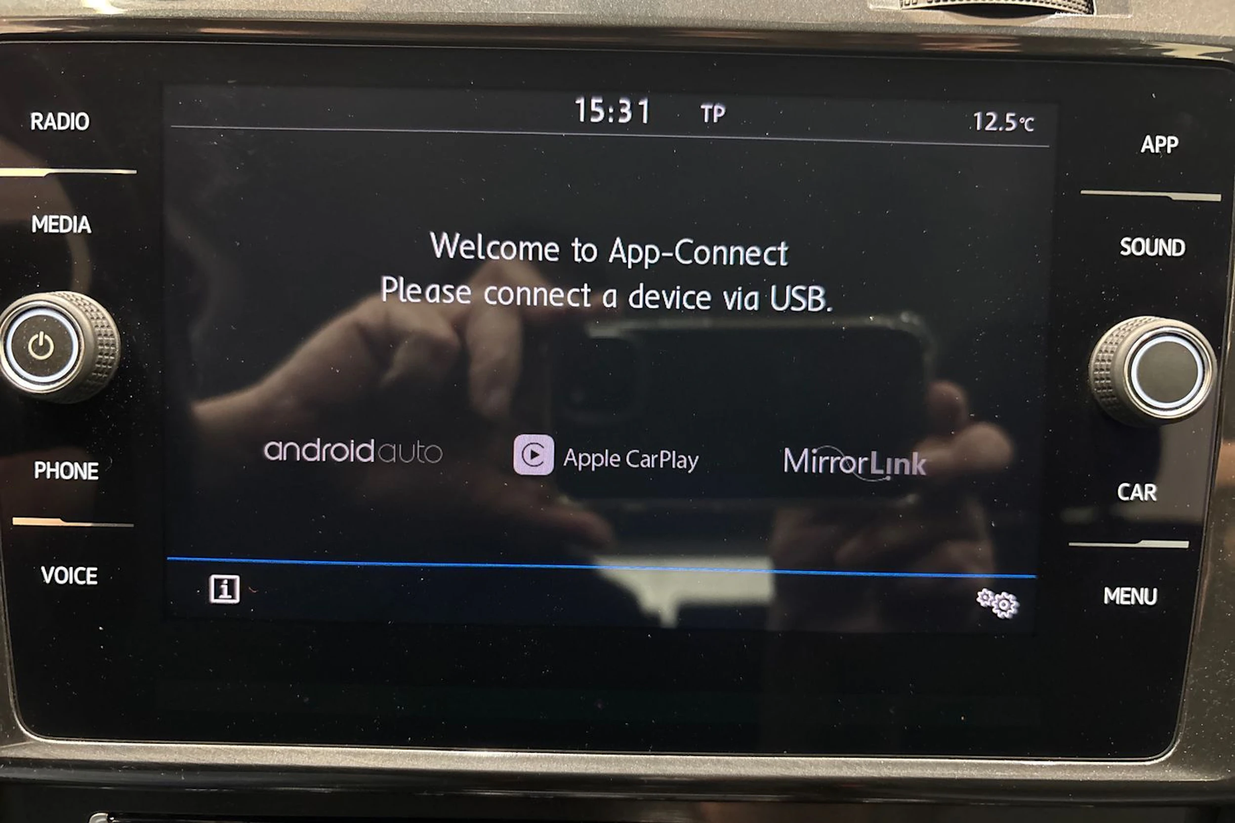 punainen Volkswagen Golf 2019 kuva 23.