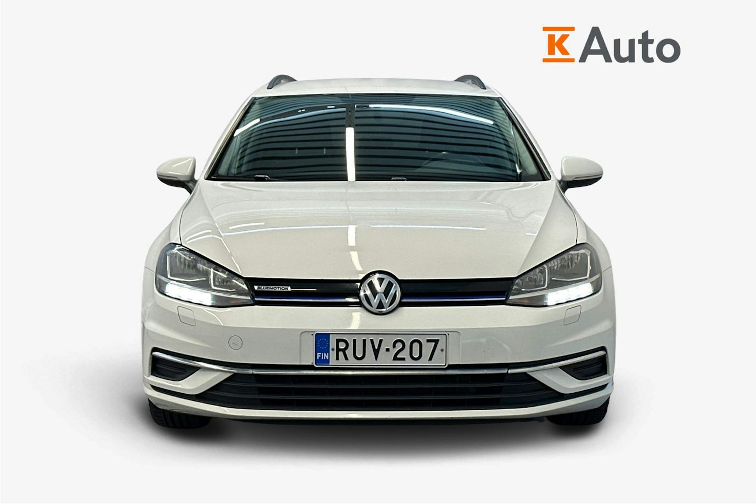 valkoinen Volkswagen Golf 2018 kuva 5.