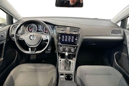 valkoinen Volkswagen Golf 2018 kuva 9.