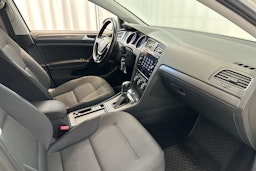 valkoinen Volkswagen Golf 2018 kuva 15.