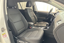 valkoinen Volkswagen Golf 2018 kuva 16.