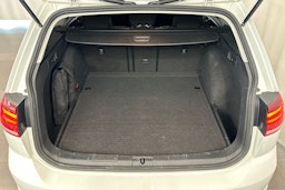 valkoinen Volkswagen Golf 2018 kuva 17.