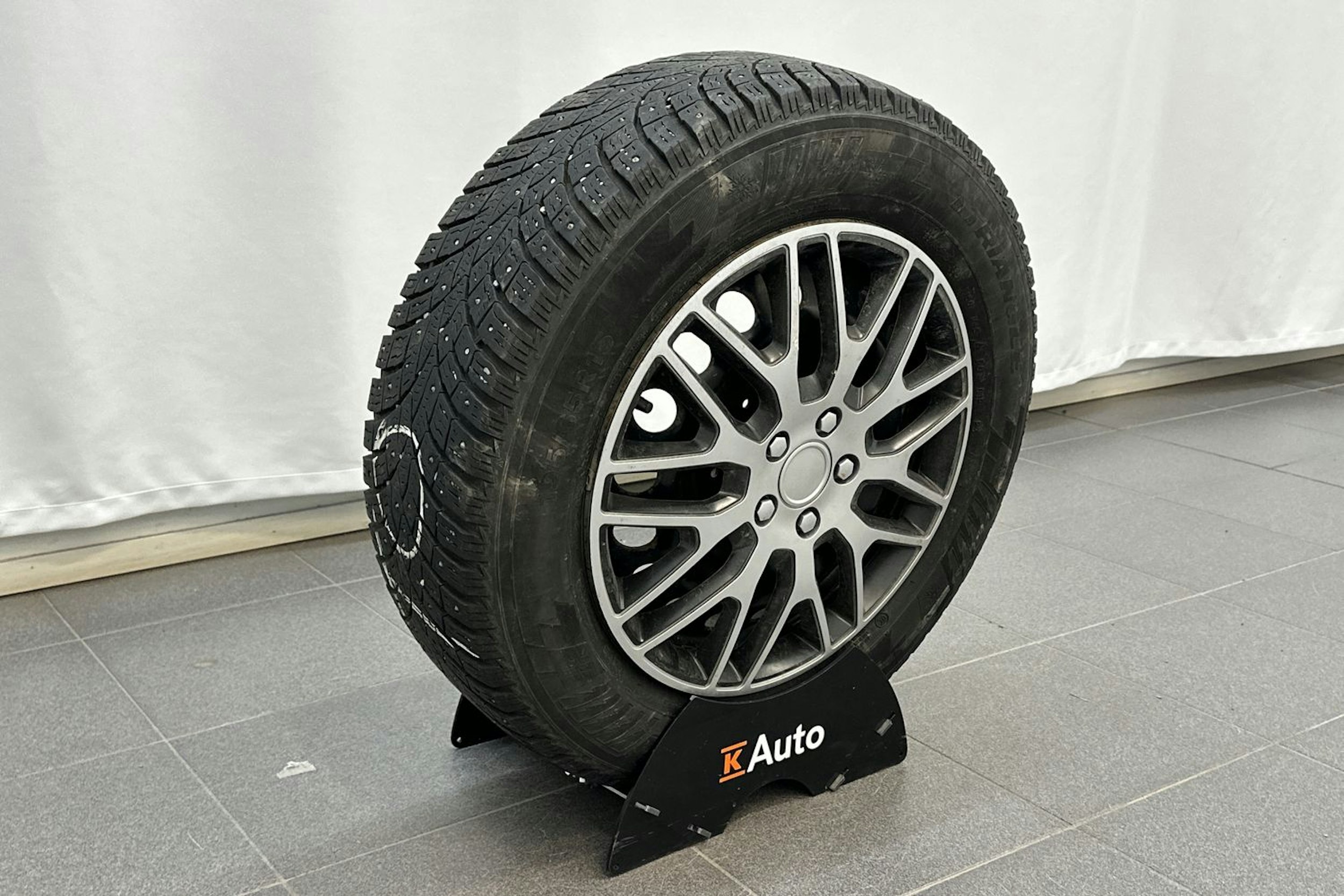 valkoinen Volkswagen Golf 2018 kuva 19.