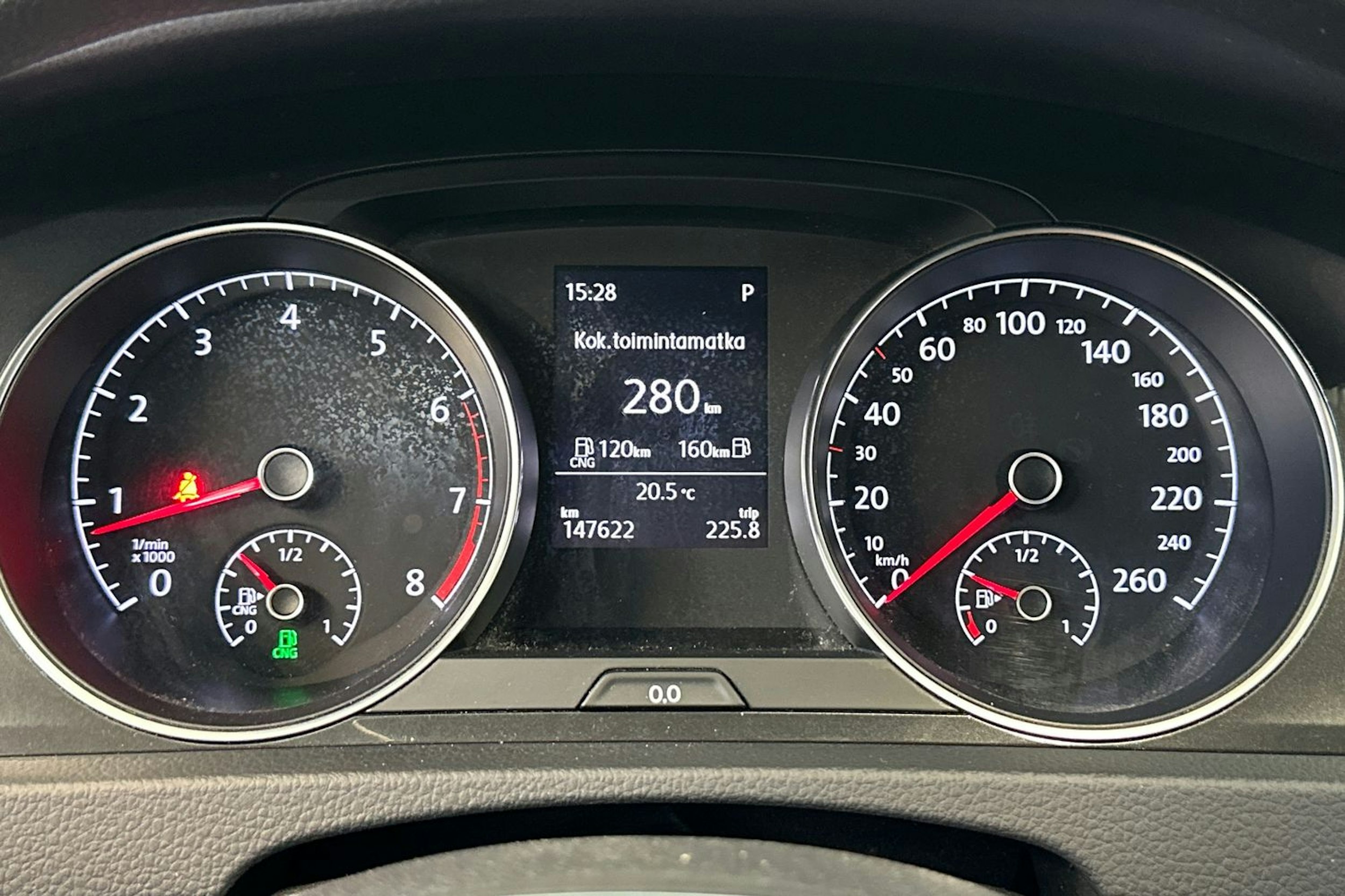 valkoinen Volkswagen Golf 2018 kuva 20.