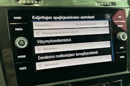 valkoinen Volkswagen Golf 2018 kuva 25.