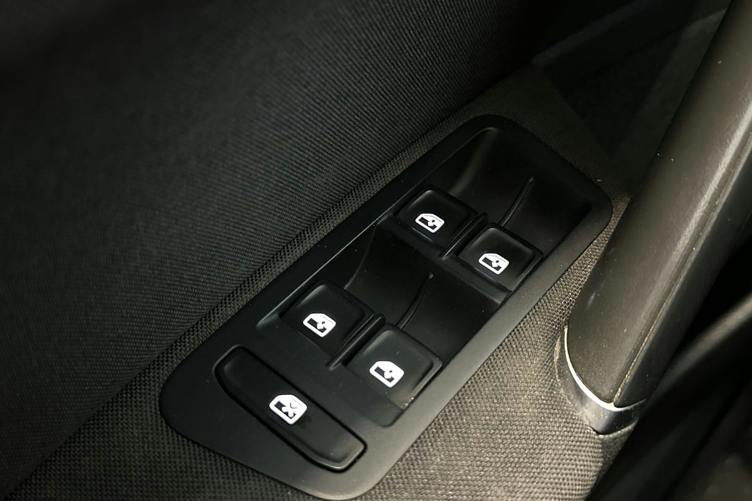 valkoinen Volkswagen Golf 2018 kuva 32.