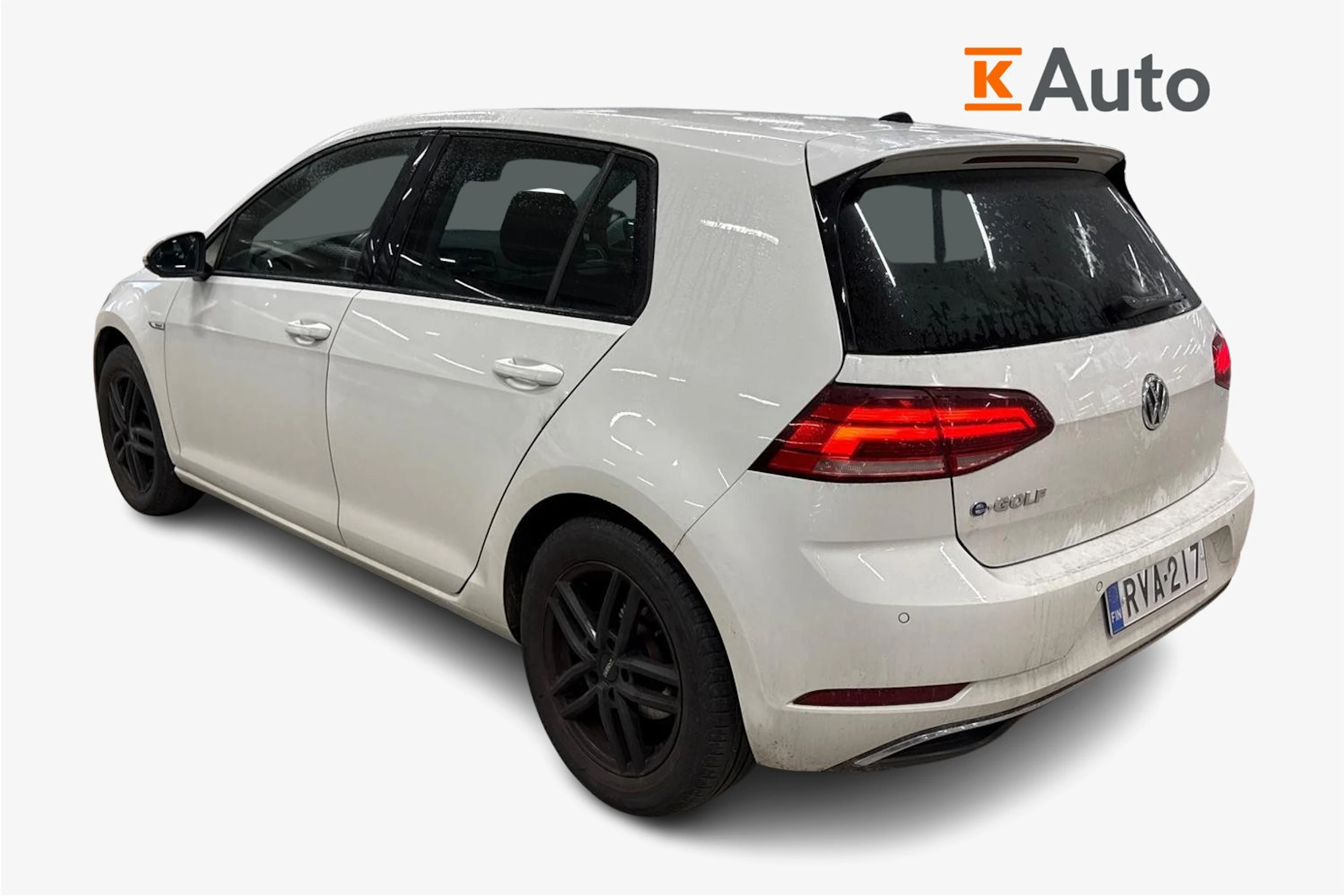 valkoinen Volkswagen Golf 2018 kuva 2.