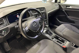 valkoinen Volkswagen Golf 2018 kuva 3.