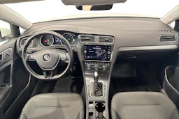 valkoinen Volkswagen Golf 2018 kuva 9.