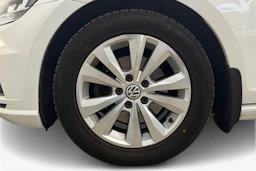 valkoinen Volkswagen Golf 2018 kuva 12.