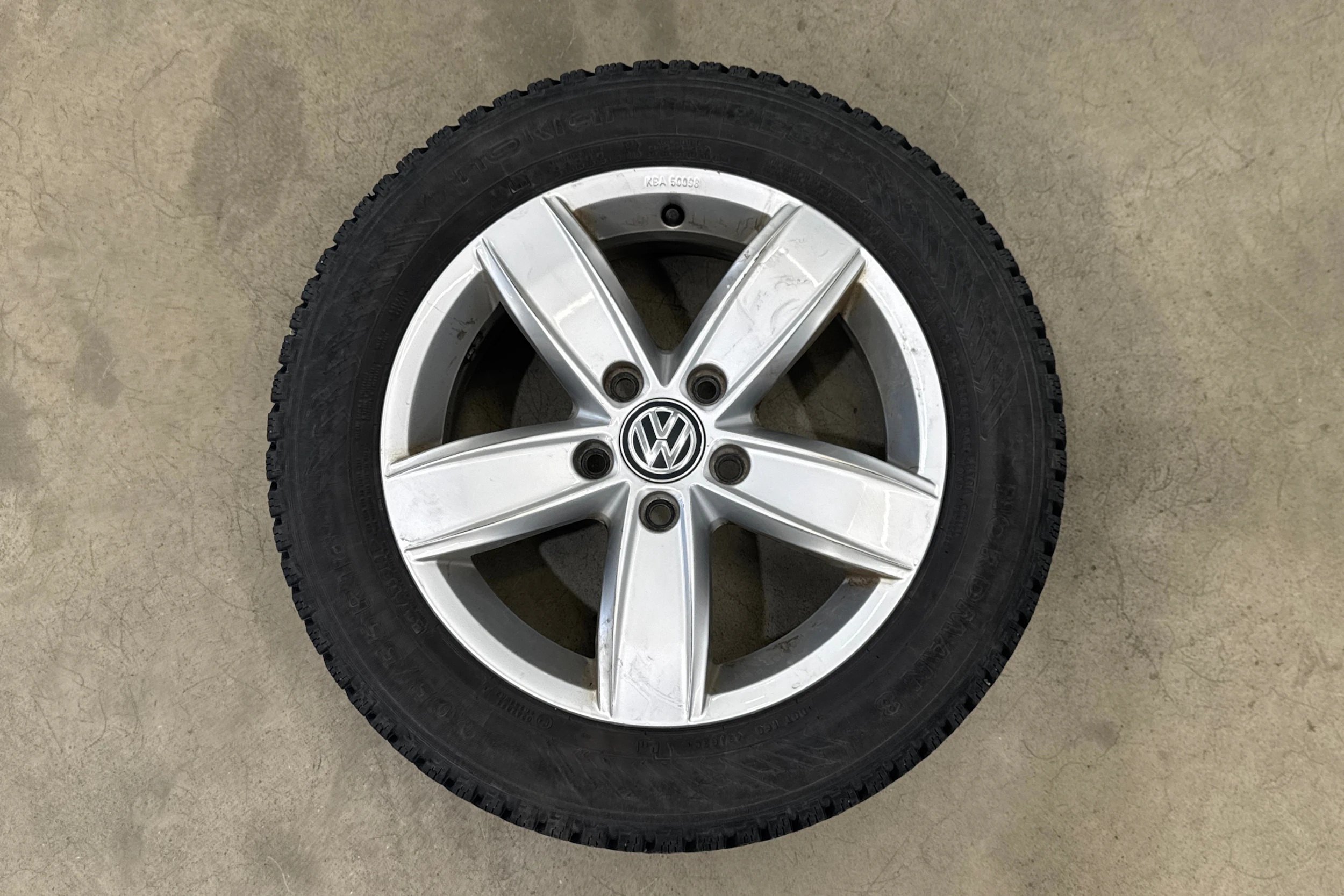 valkoinen Volkswagen Golf 2018 kuva 13.