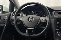 valkoinen Volkswagen Golf 2018 kuva 15.