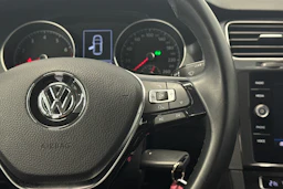 valkoinen Volkswagen Golf 2018 kuva 17.