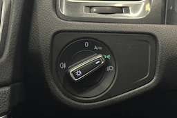 valkoinen Volkswagen Golf 2018 kuva 20.