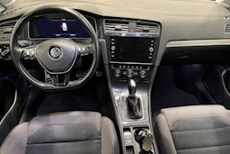 punainen Volkswagen Golf 2018 kuva 9.