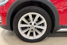 punainen Volkswagen Golf 2018 kuva 11.