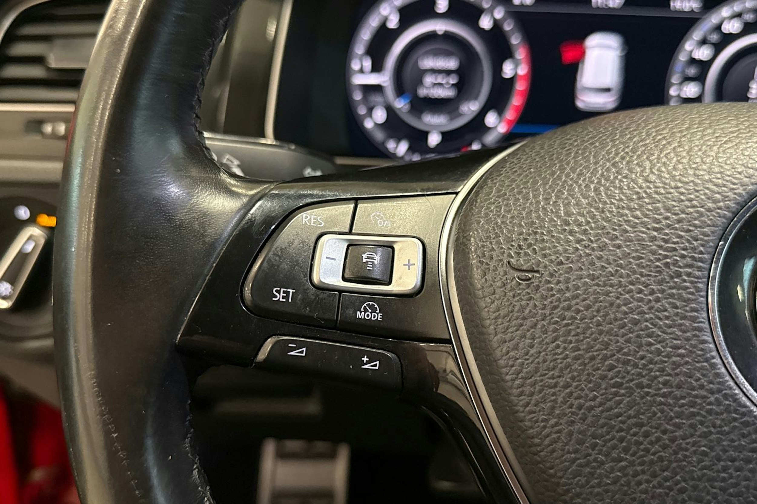 punainen Volkswagen Golf 2018 kuva 19.