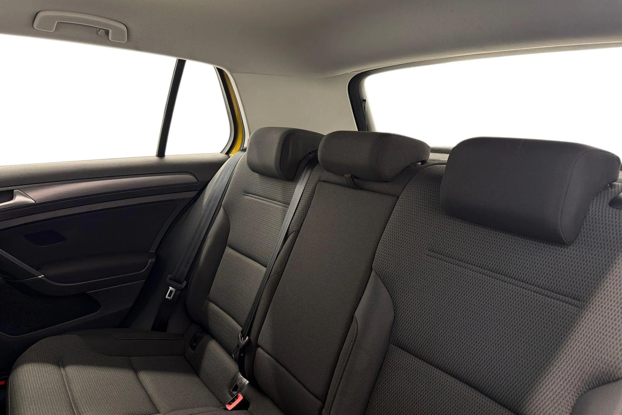 keltainen Volkswagen Golf 2018 kuva 8.