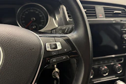 keltainen Volkswagen Golf 2018 kuva 19.