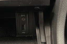 keltainen Volkswagen Golf 2018 kuva 21.