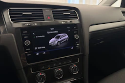 keltainen Volkswagen Golf 2018 kuva 23.