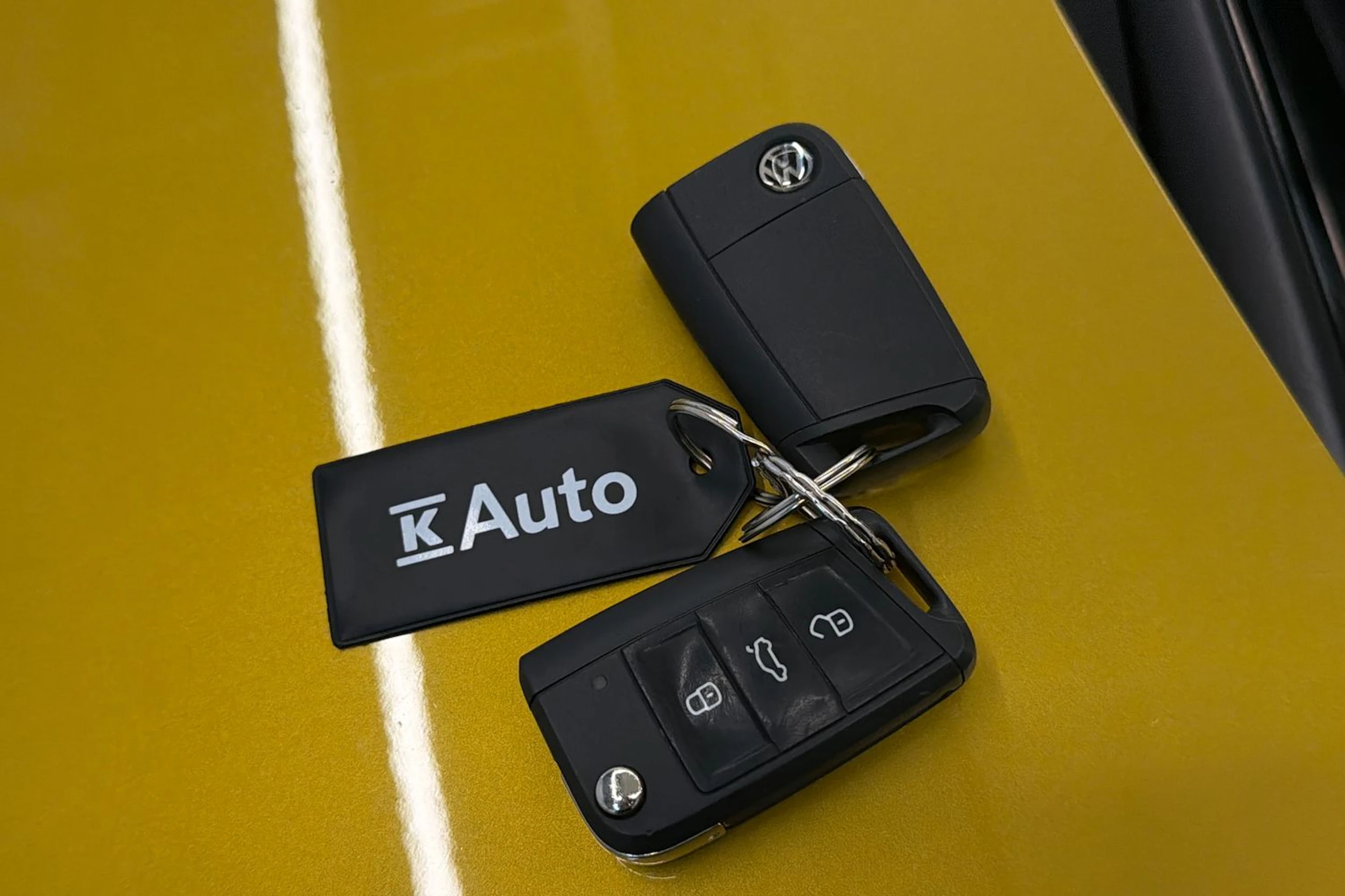 keltainen Volkswagen Golf 2018 kuva 26.