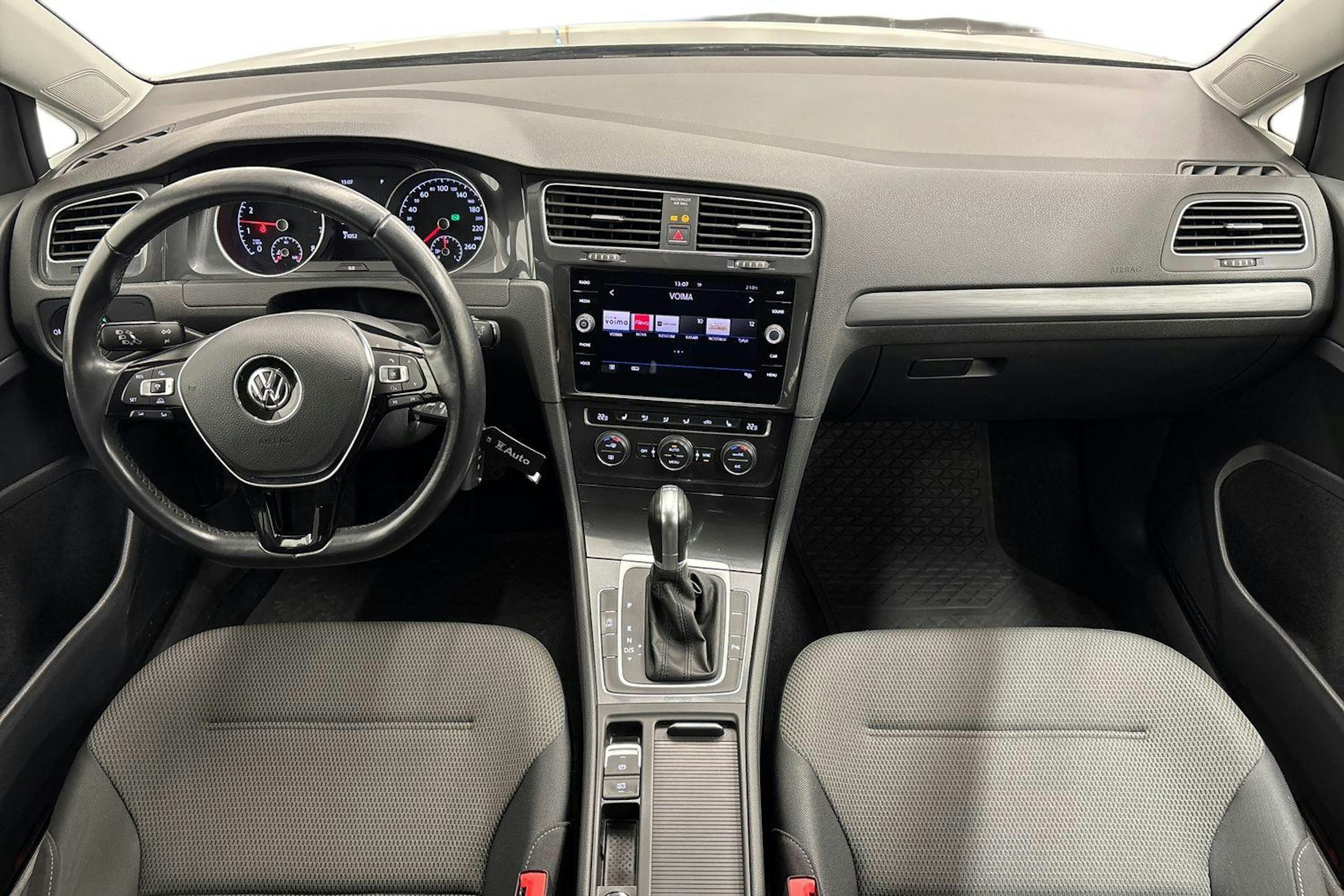 harmaa Volkswagen Golf 2018 kuva 9.