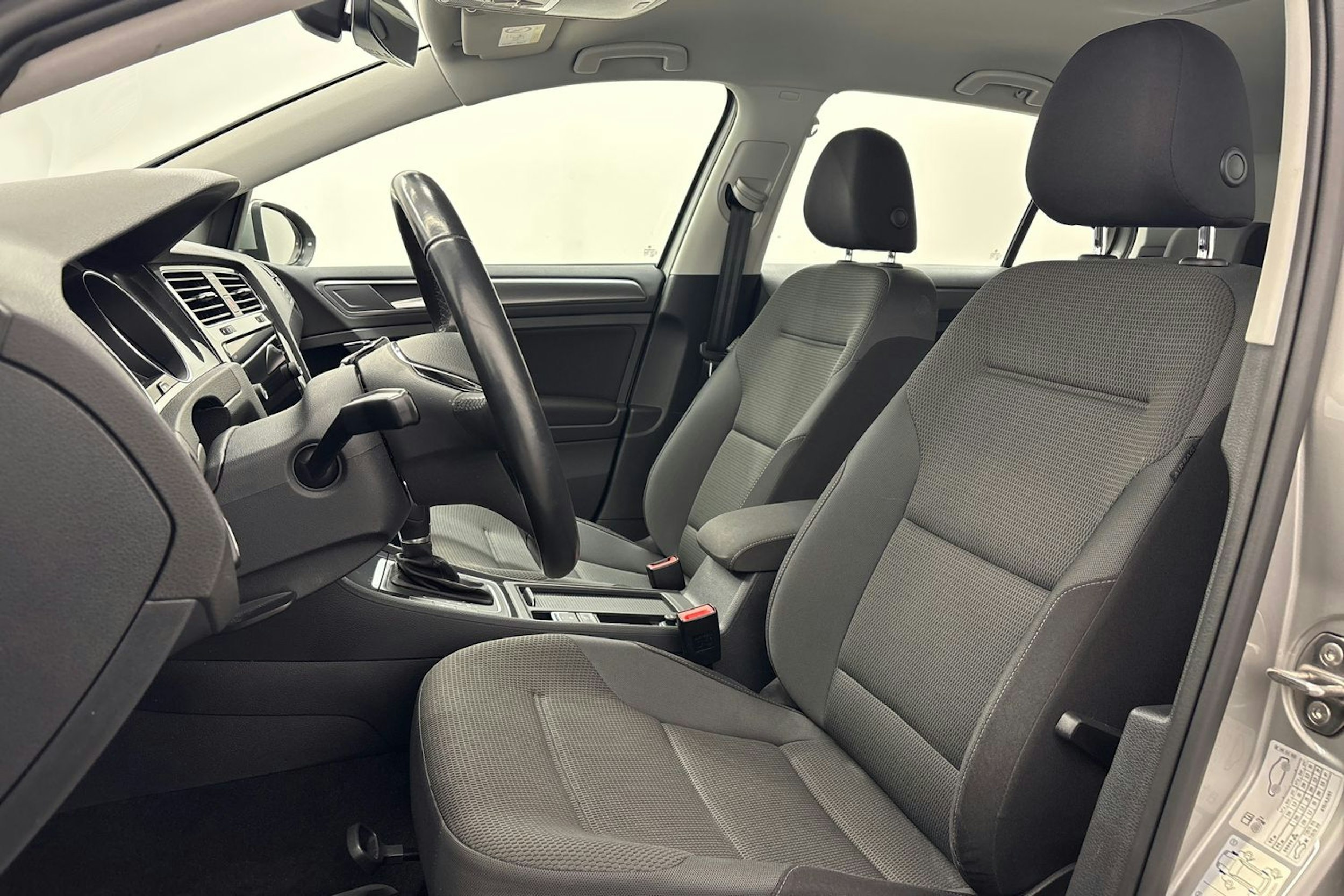 harmaa Volkswagen Golf 2018 kuva 14.