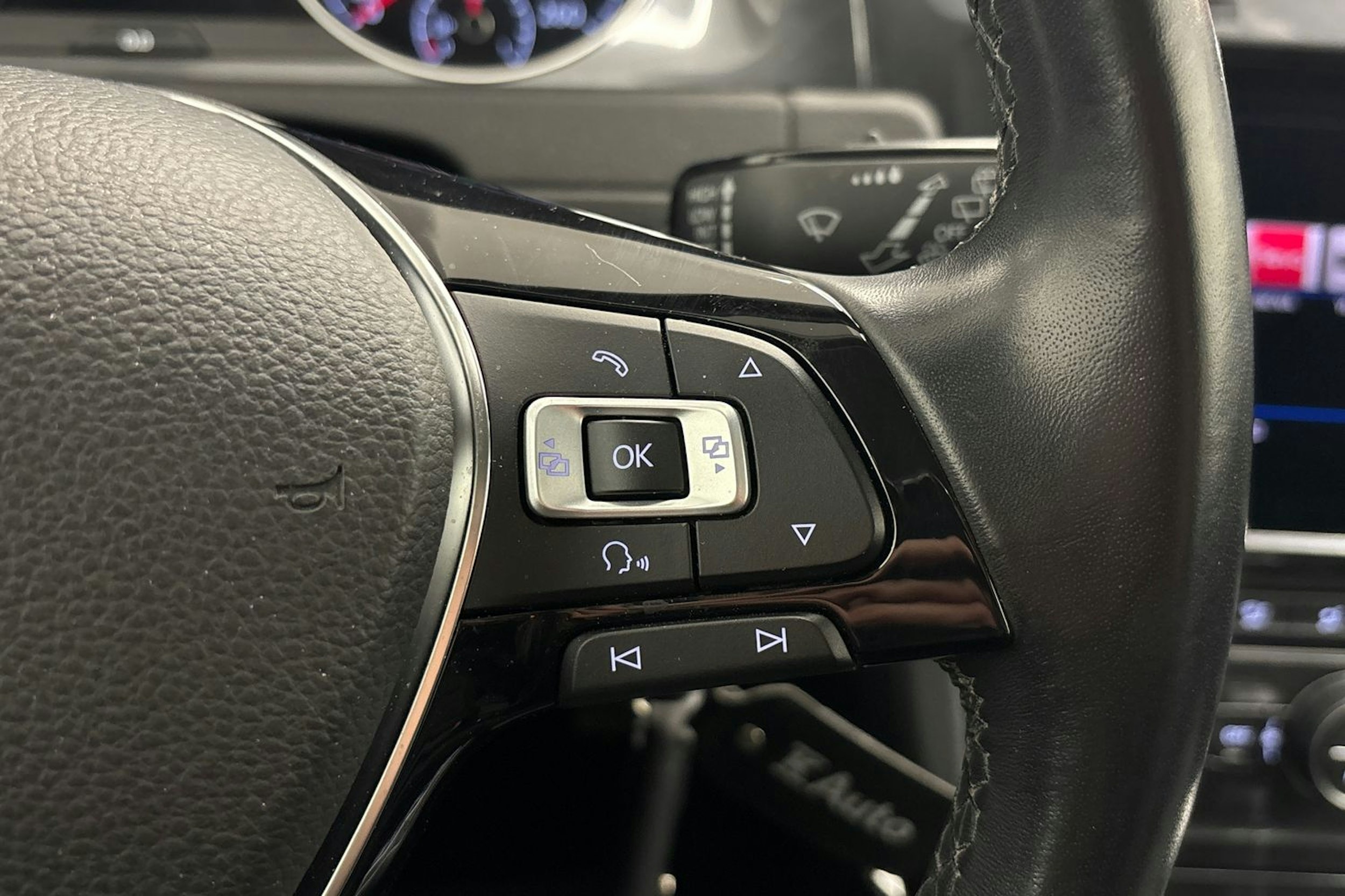 harmaa Volkswagen Golf 2018 kuva 17.